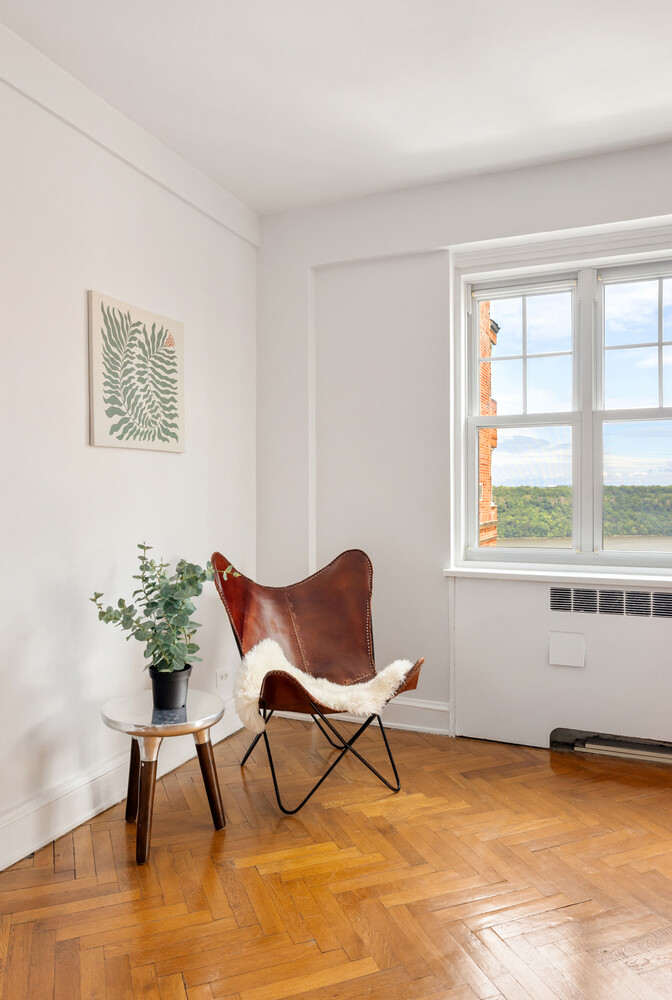 160 CABRINI Boulevard APT127