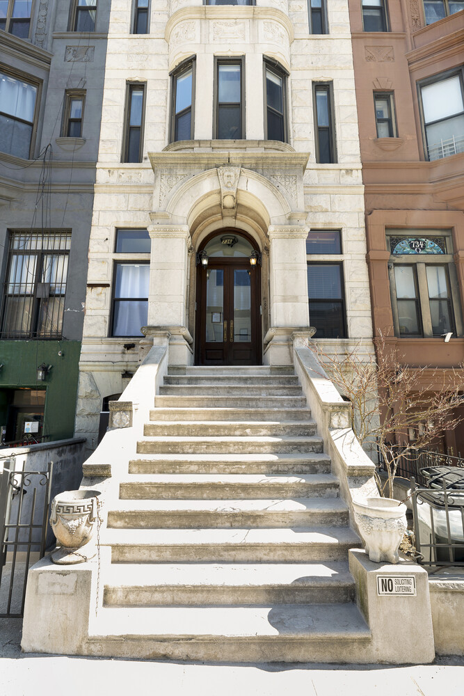 736 ST NICHOLAS Avenue 3