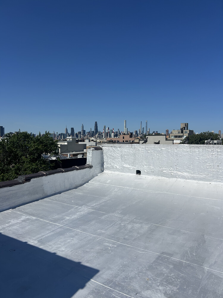 31-47 STEINWAY Street BUILDING