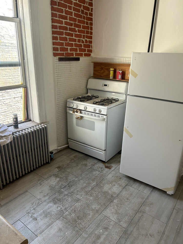 31-47 STEINWAY Street BUILDING