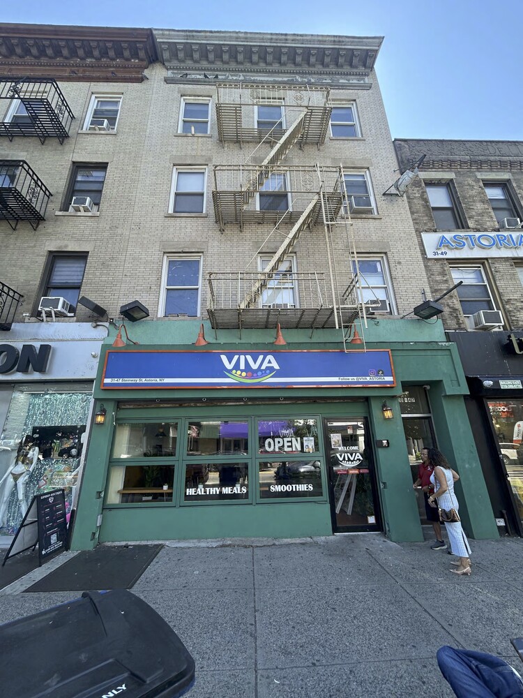 31-47 STEINWAY Street BUILDING