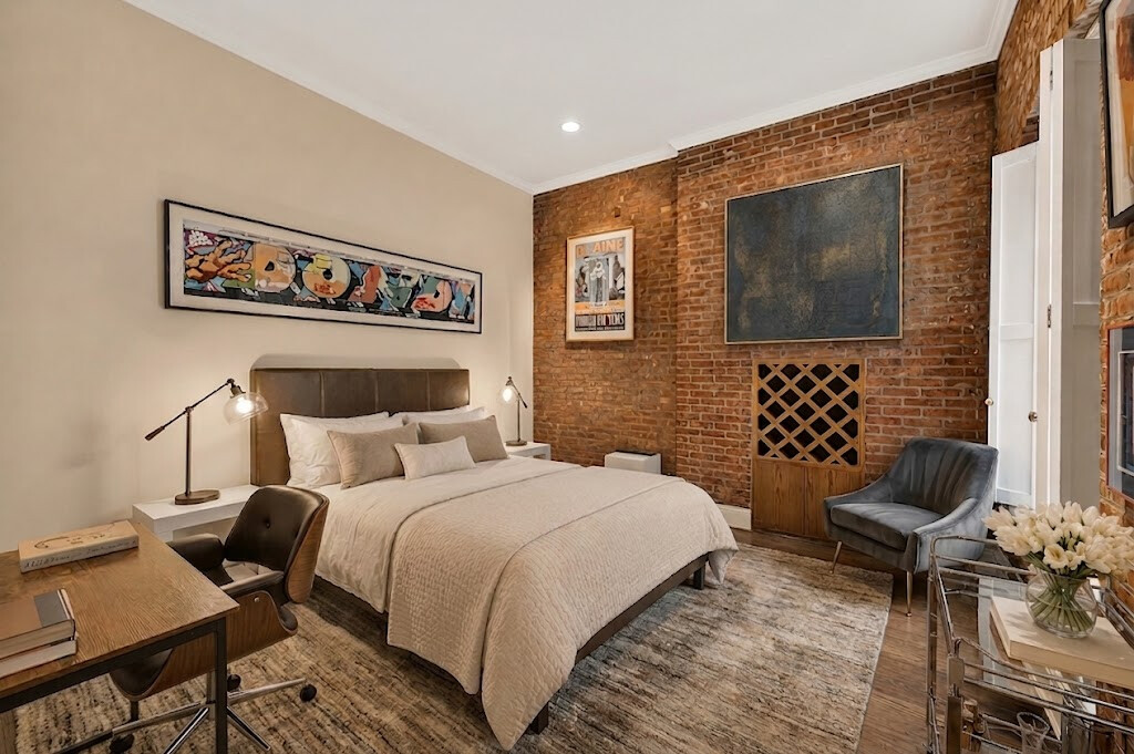 203 E 13TH Street PH4CD