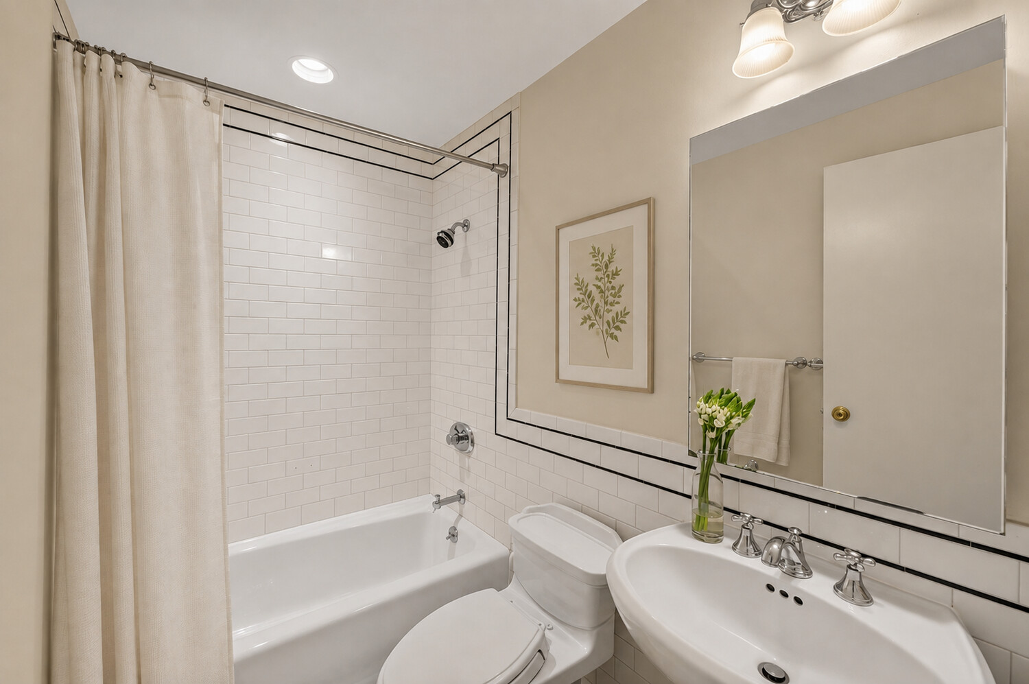 203 E 13TH Street PH4CD