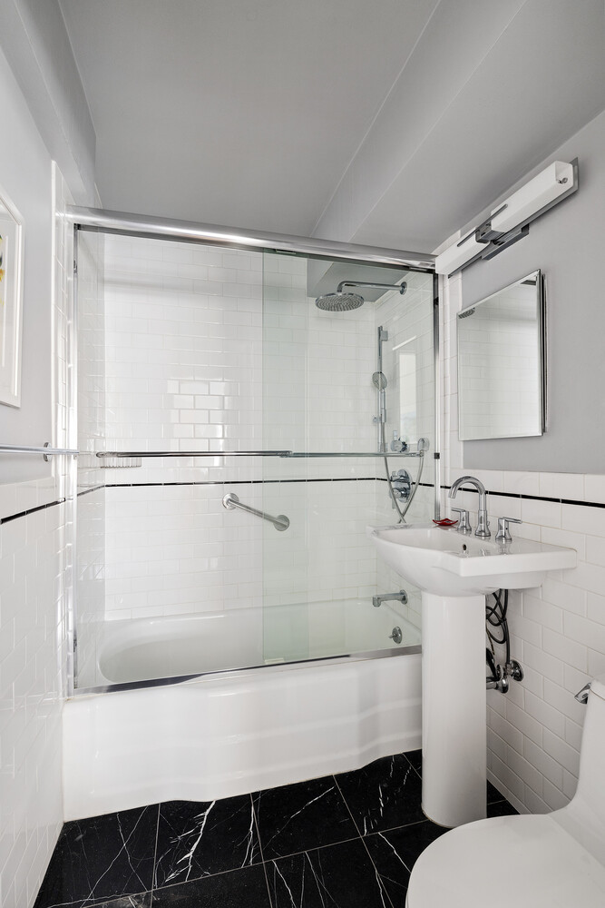 55 E 9TH Street 10G