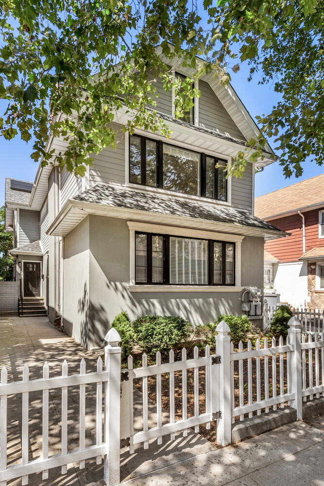738 E 23RD Street