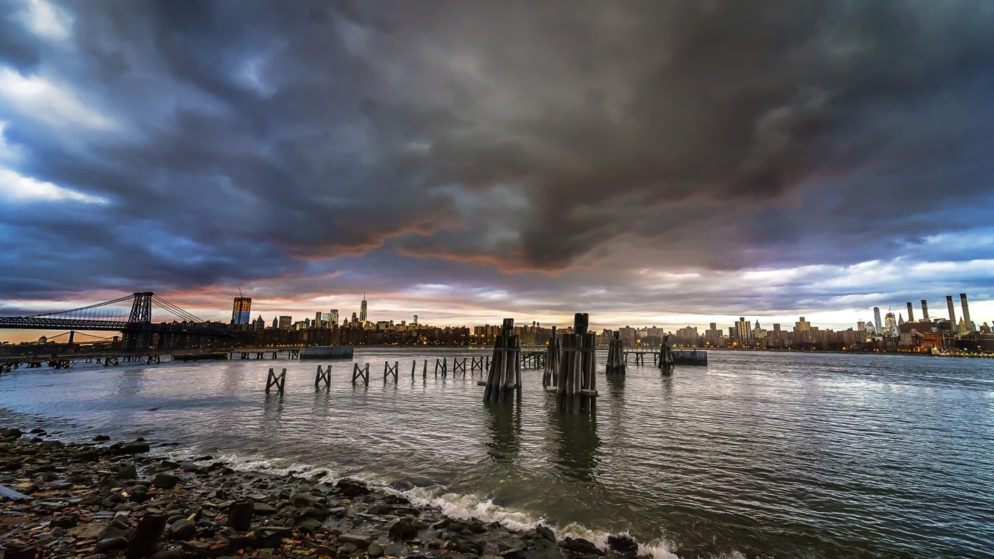 184 KENT Avenue B304