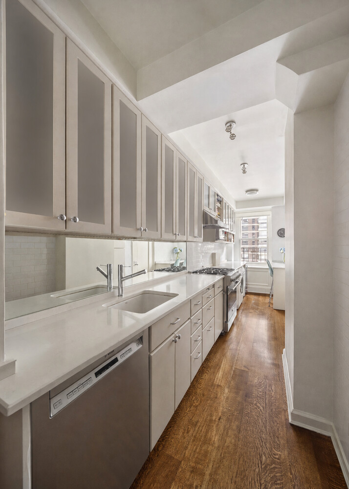 447 E 57TH Street 10B
