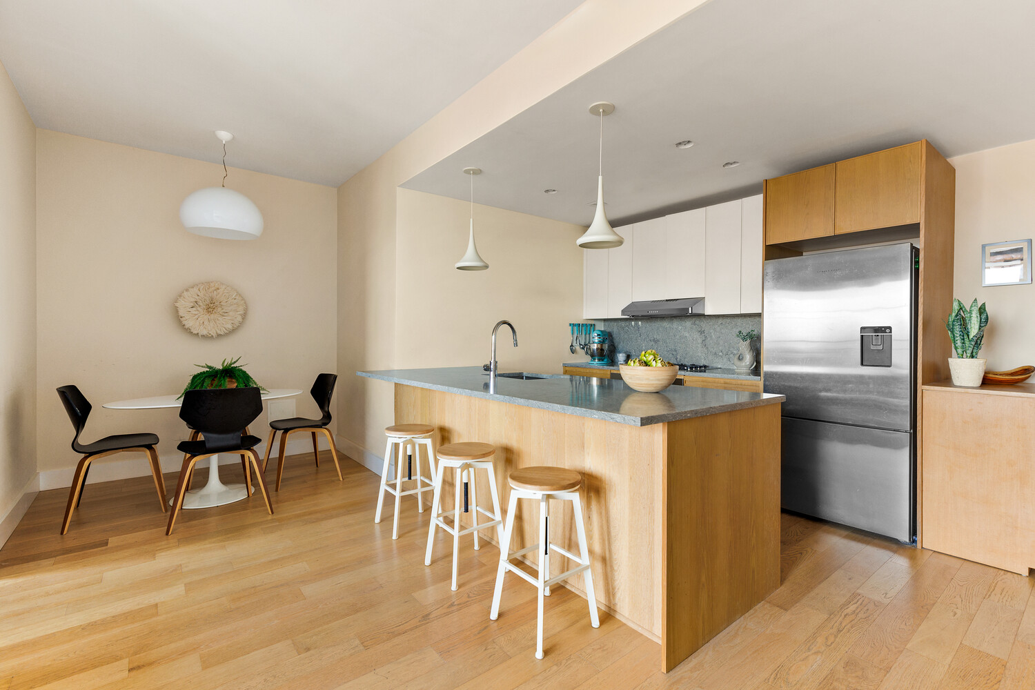 264 WEBSTER Avenue PH809