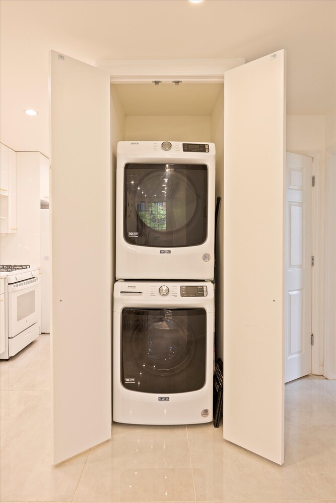 385 VERNON Avenue UNIT2A