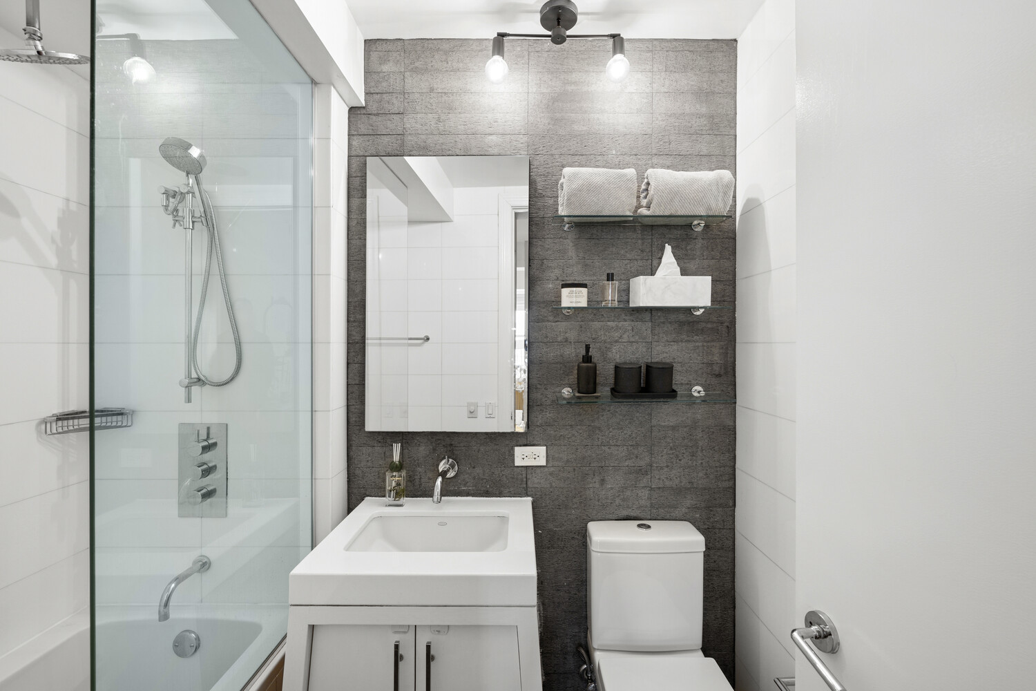 88 GREENWICH Street 604