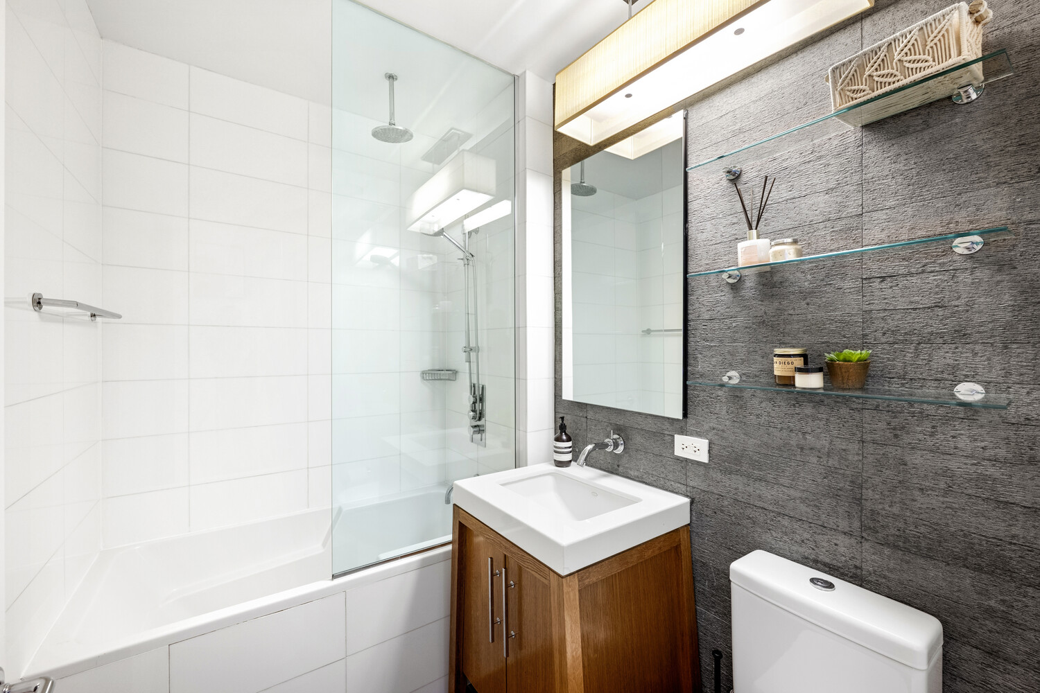 88 GREENWICH Street 604