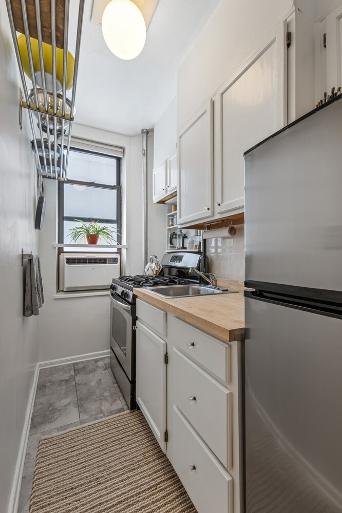 210 W 103RD Street 6B