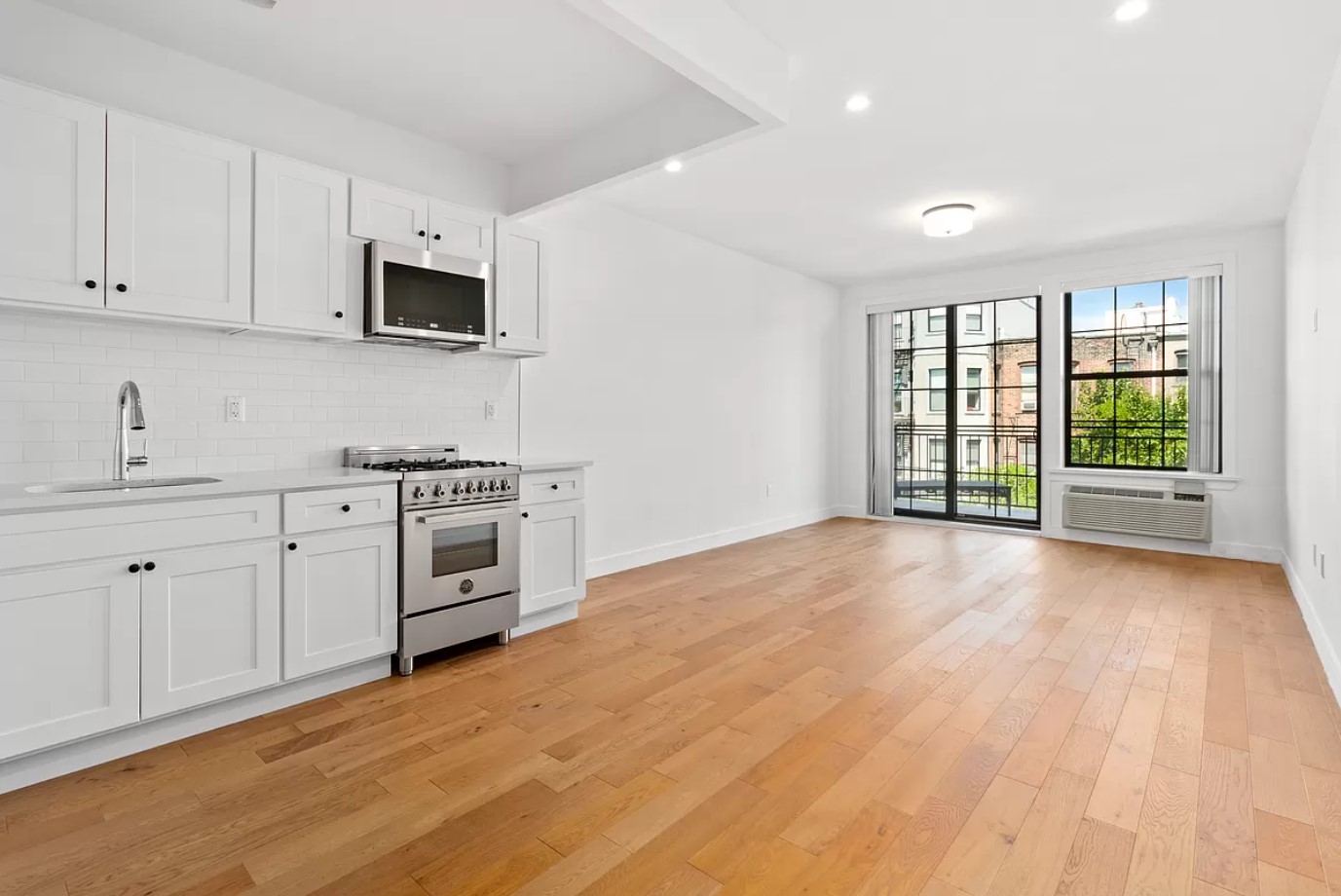 301 COVERT Street 3E