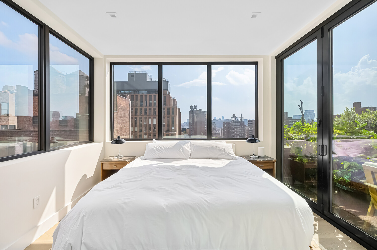 252 W 30TH Street PH15