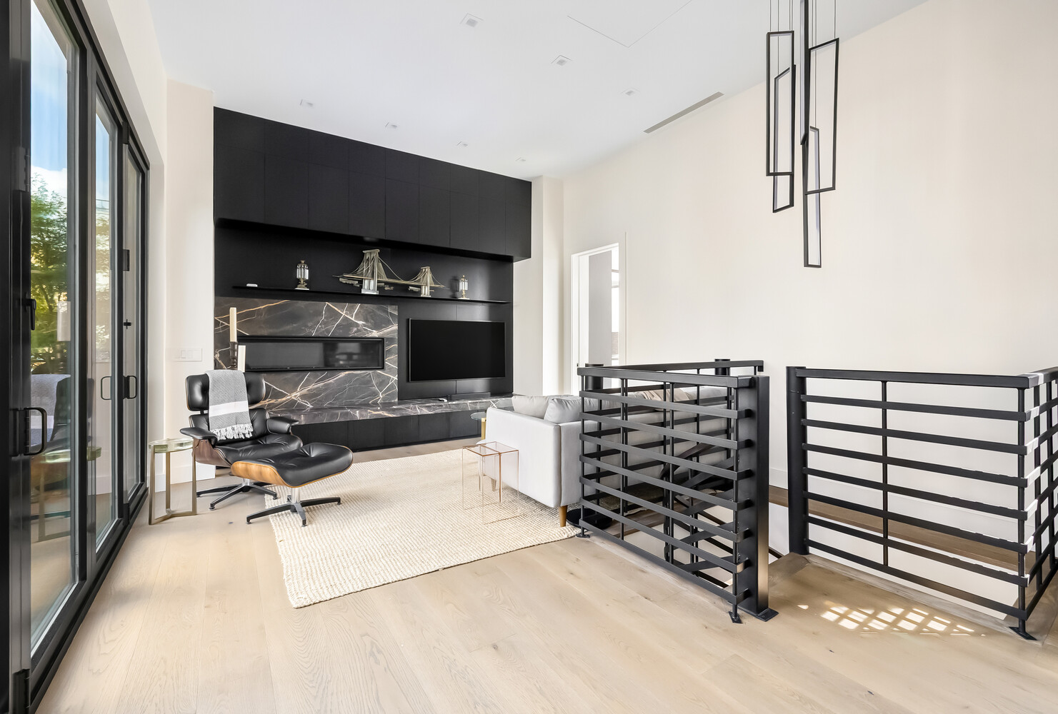 252 W 30TH Street PH15