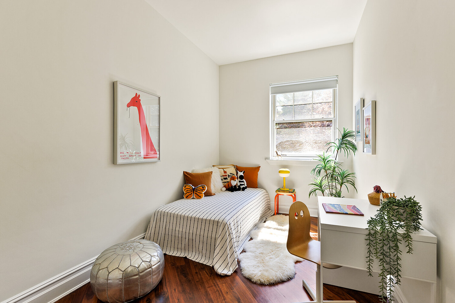 828 DEAN Street 2