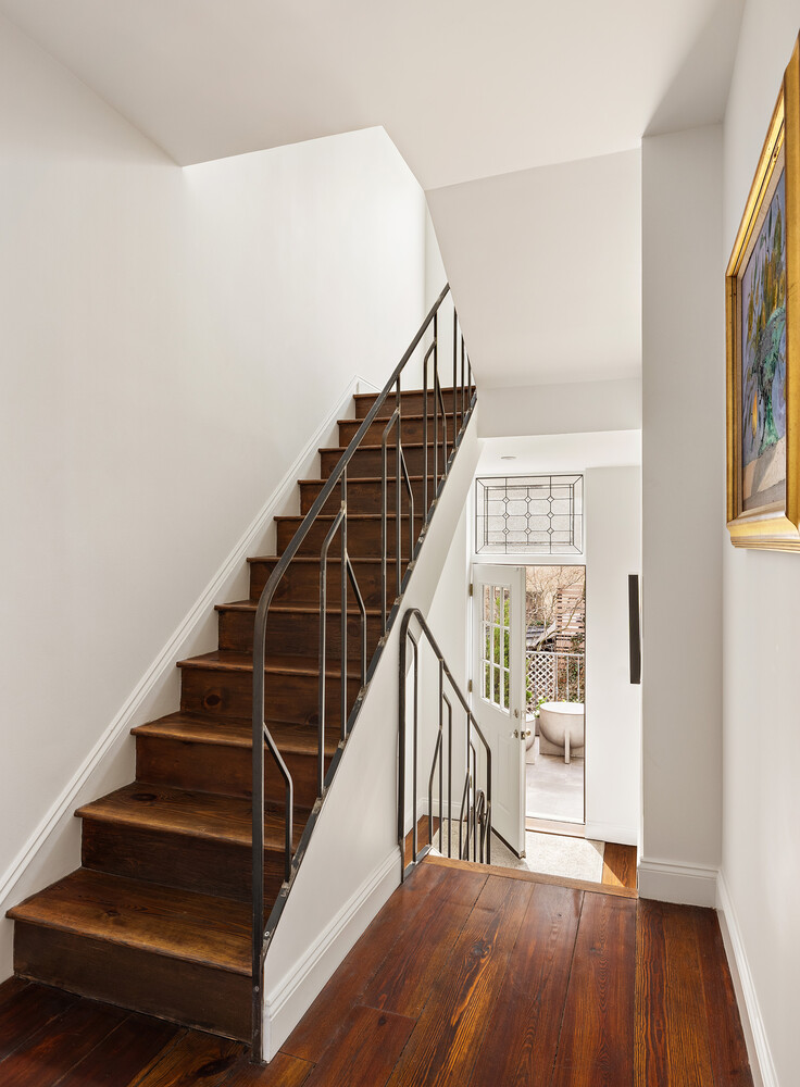362 W 19TH Street