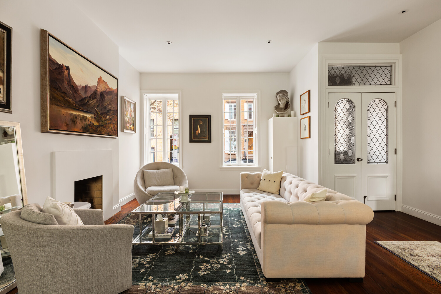 362 W 19TH Street