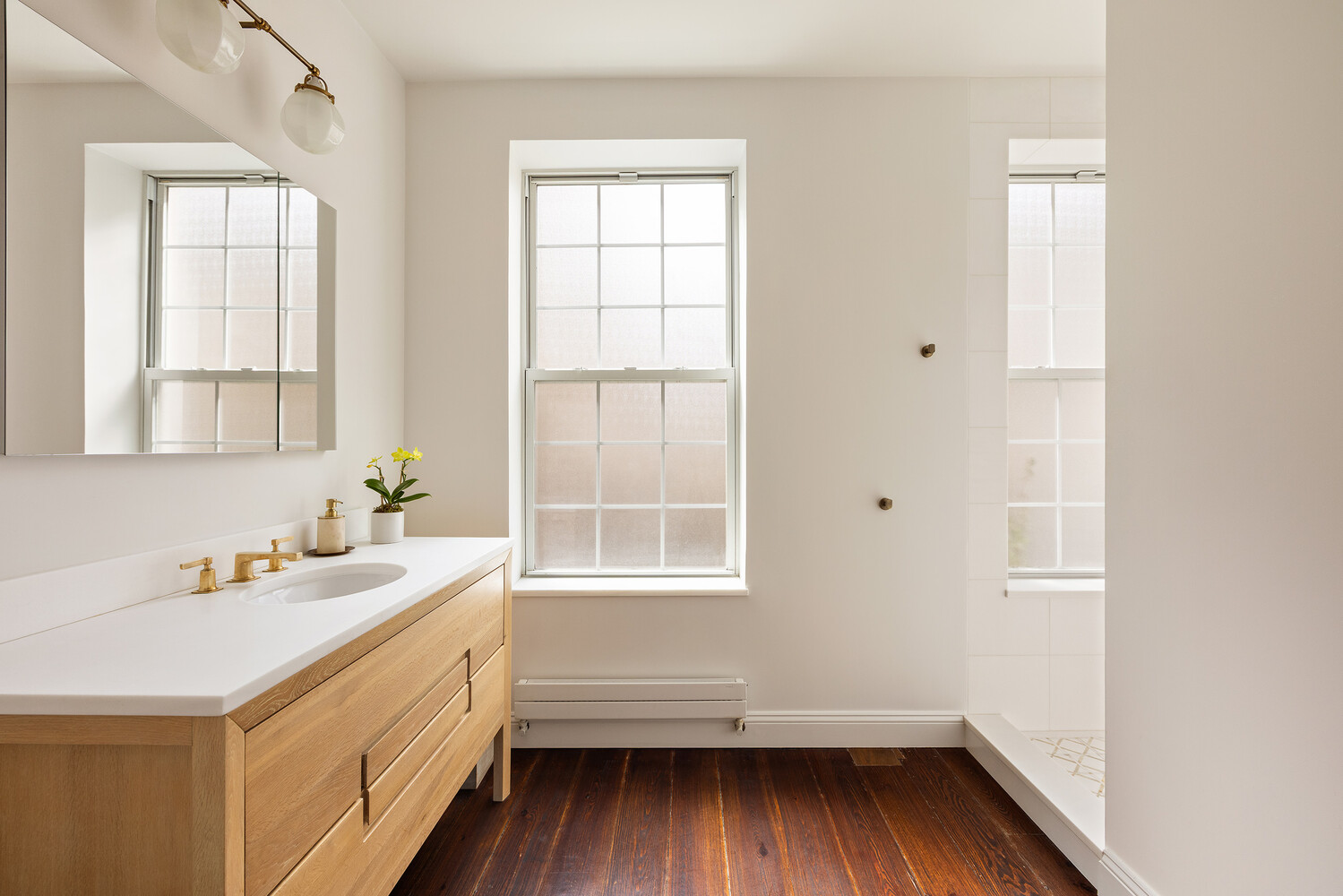 362 W 19TH Street