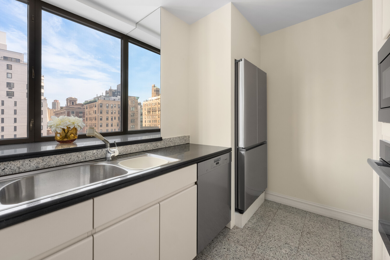 45 E 80TH Street 14C
