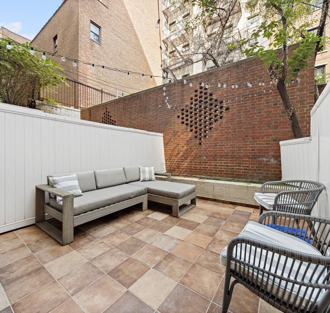 435 E 86TH Street GC