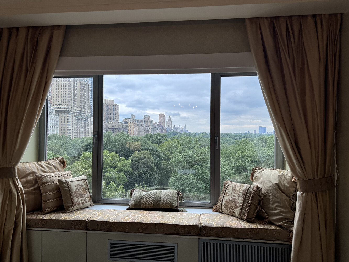 230 CENTRAL Park S 10C