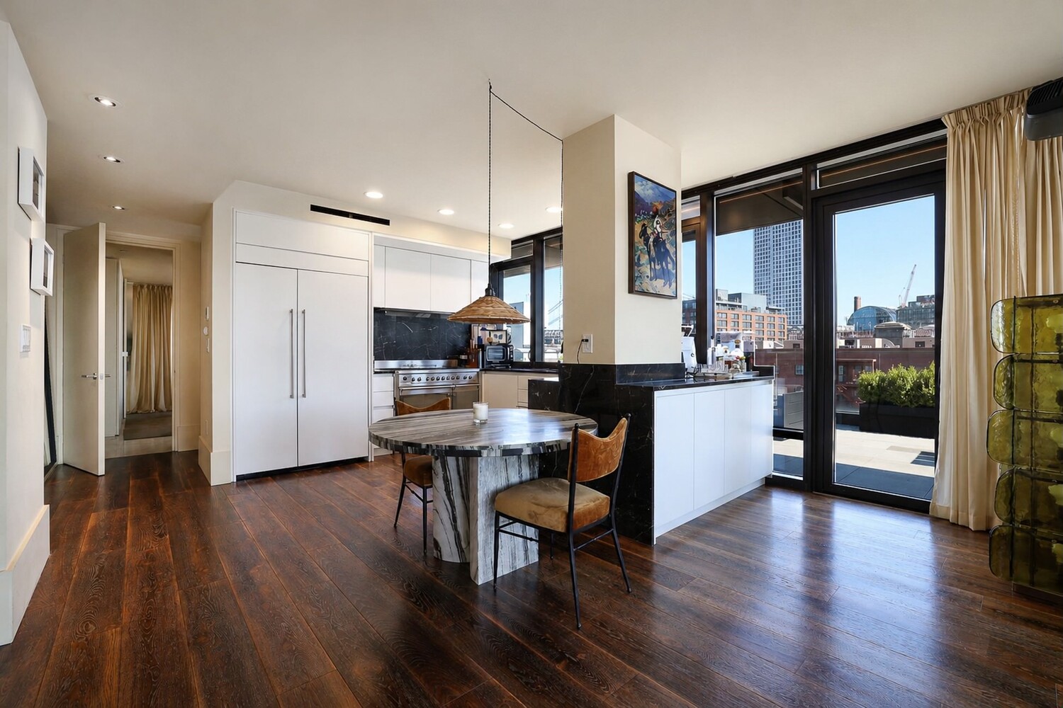 429 KENT Avenue 901