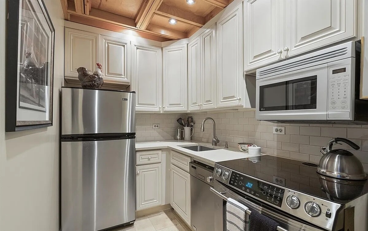 244 MADISON Avenue 11F