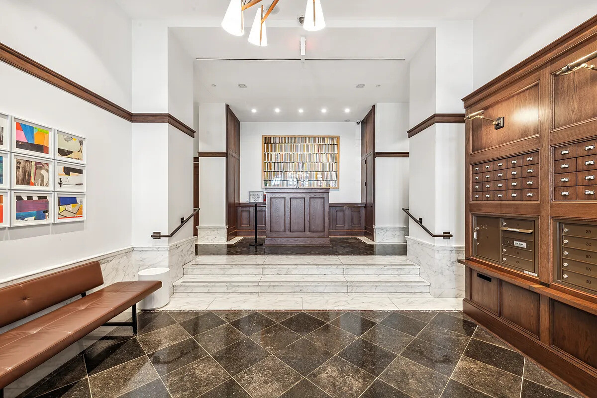 520 W 45TH Street APT4C