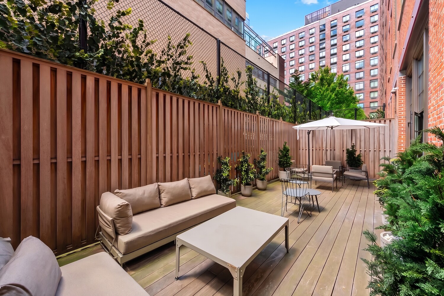 520 W 45TH Street APT4C