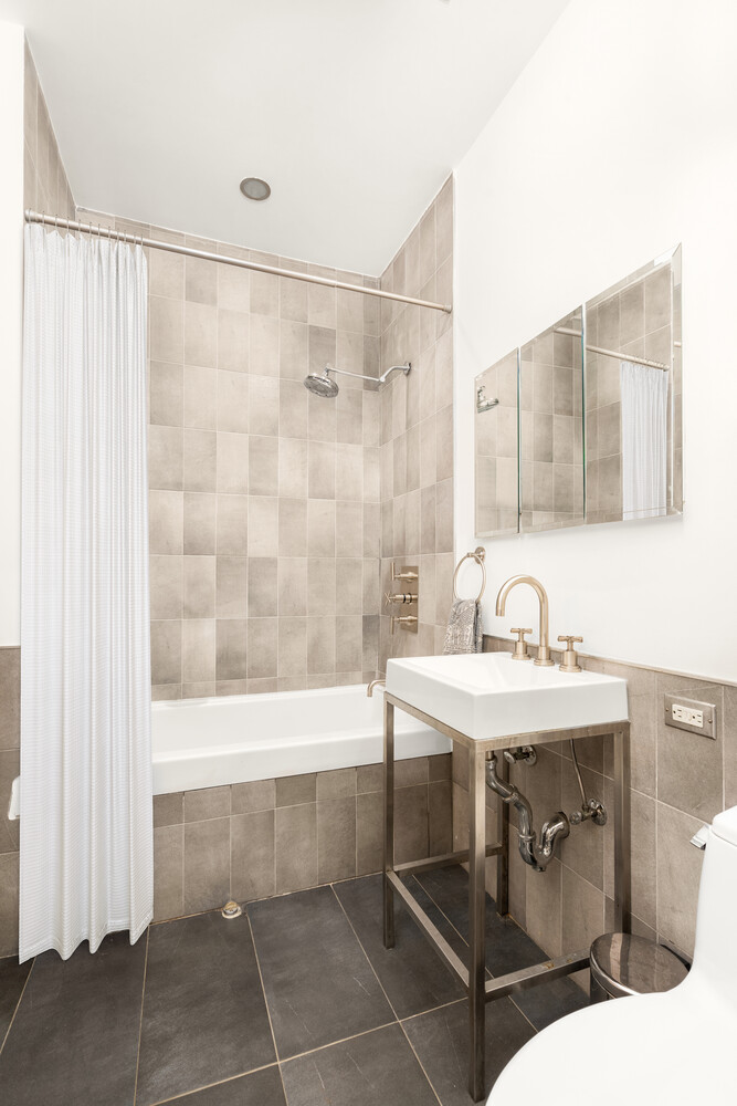 55 BERRY Street 1B