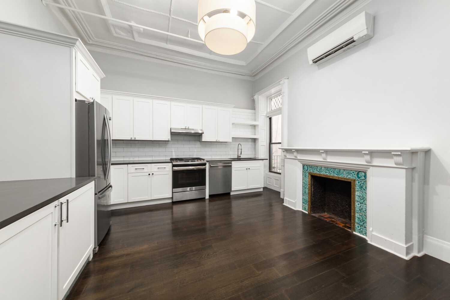 256 JEFFERSON Avenue