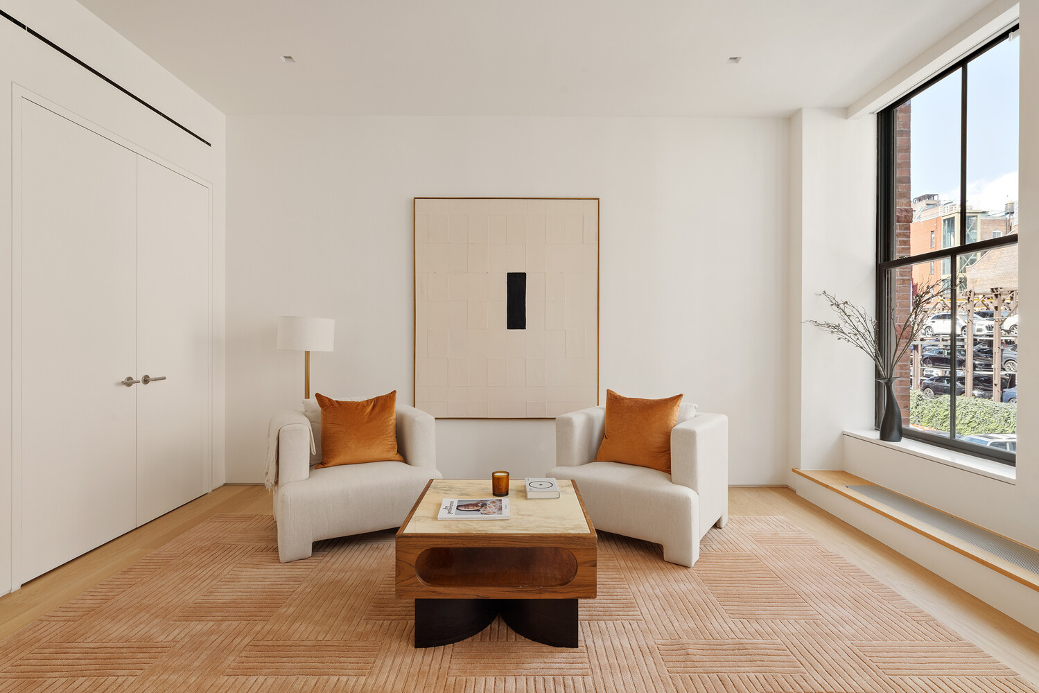 41 GREAT JONES Street MAISONETTE