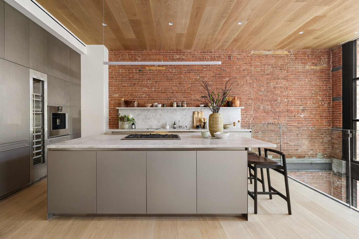 41 GREAT JONES Street MAISONETTE