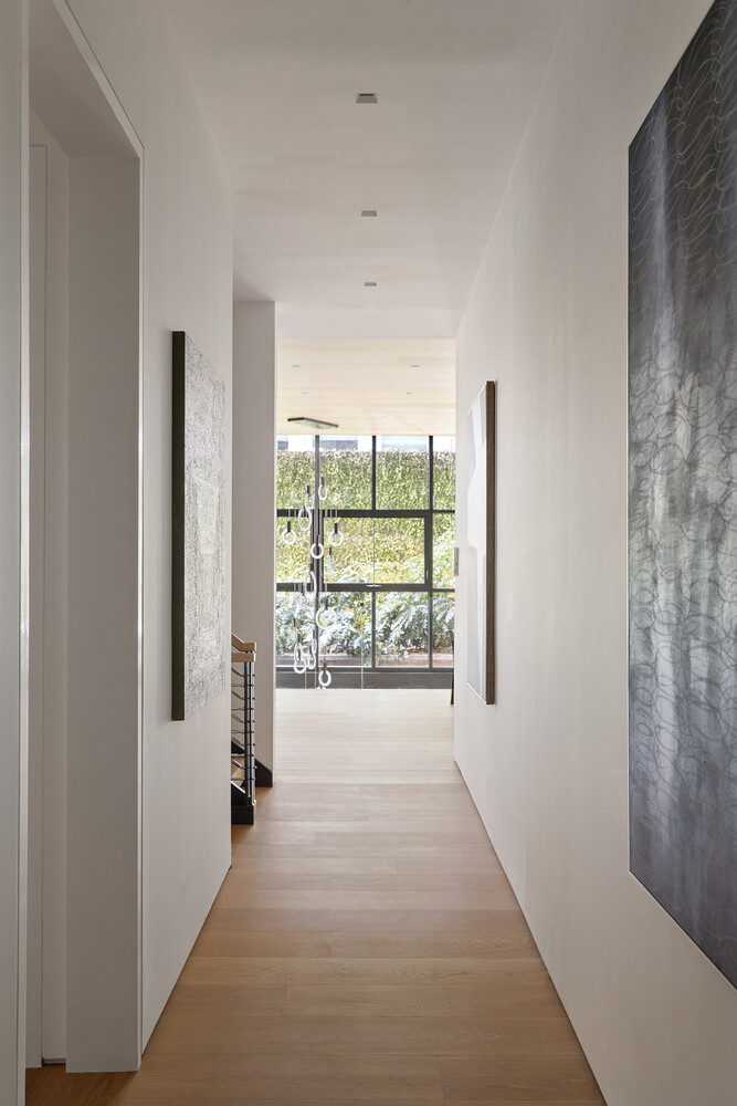 41 GREAT JONES Street MAISONETTE