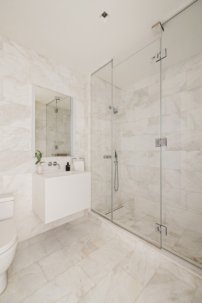 41 GREAT JONES Street MAISONETTE
