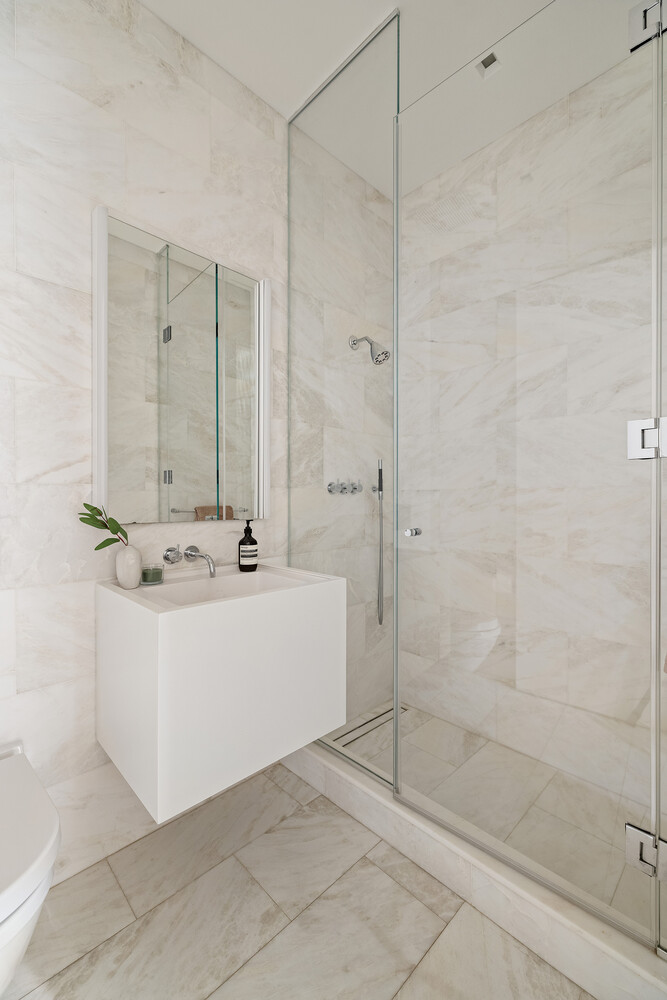 41 GREAT JONES Street MAISONETTE