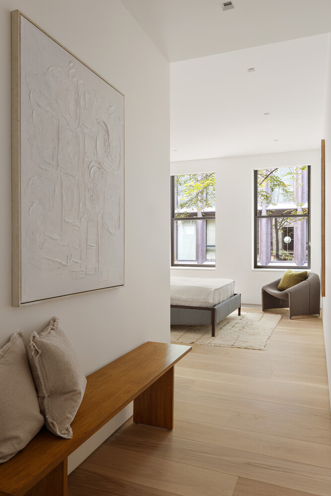 41 GREAT JONES Street MAISONETTE