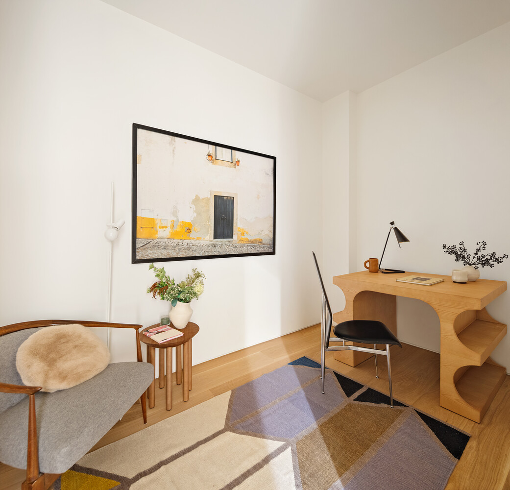 41 GREAT JONES Street MAISONETTE