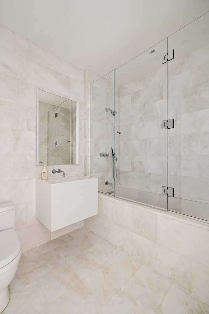 41 GREAT JONES Street MAISONETTE