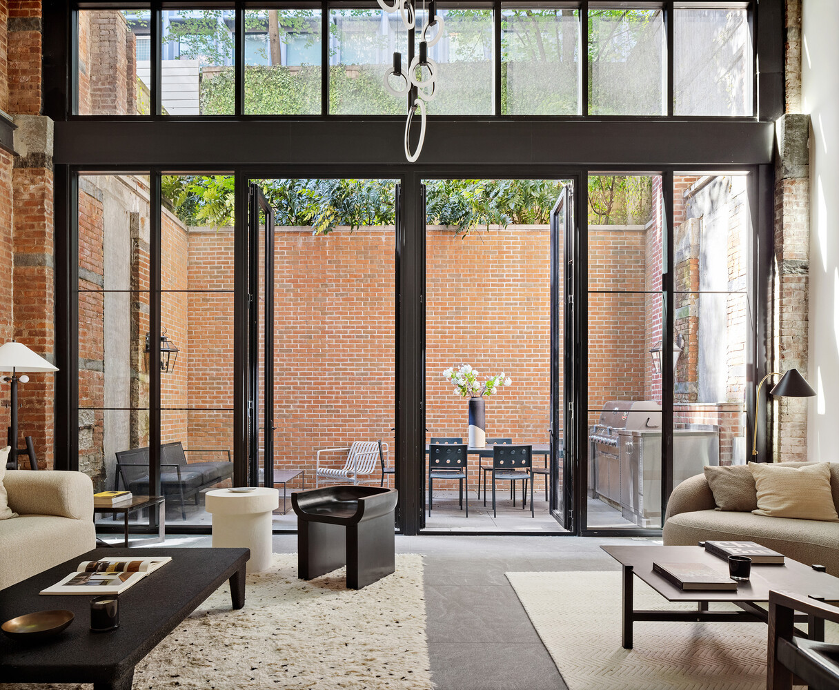 41 GREAT JONES Street MAISONETTE