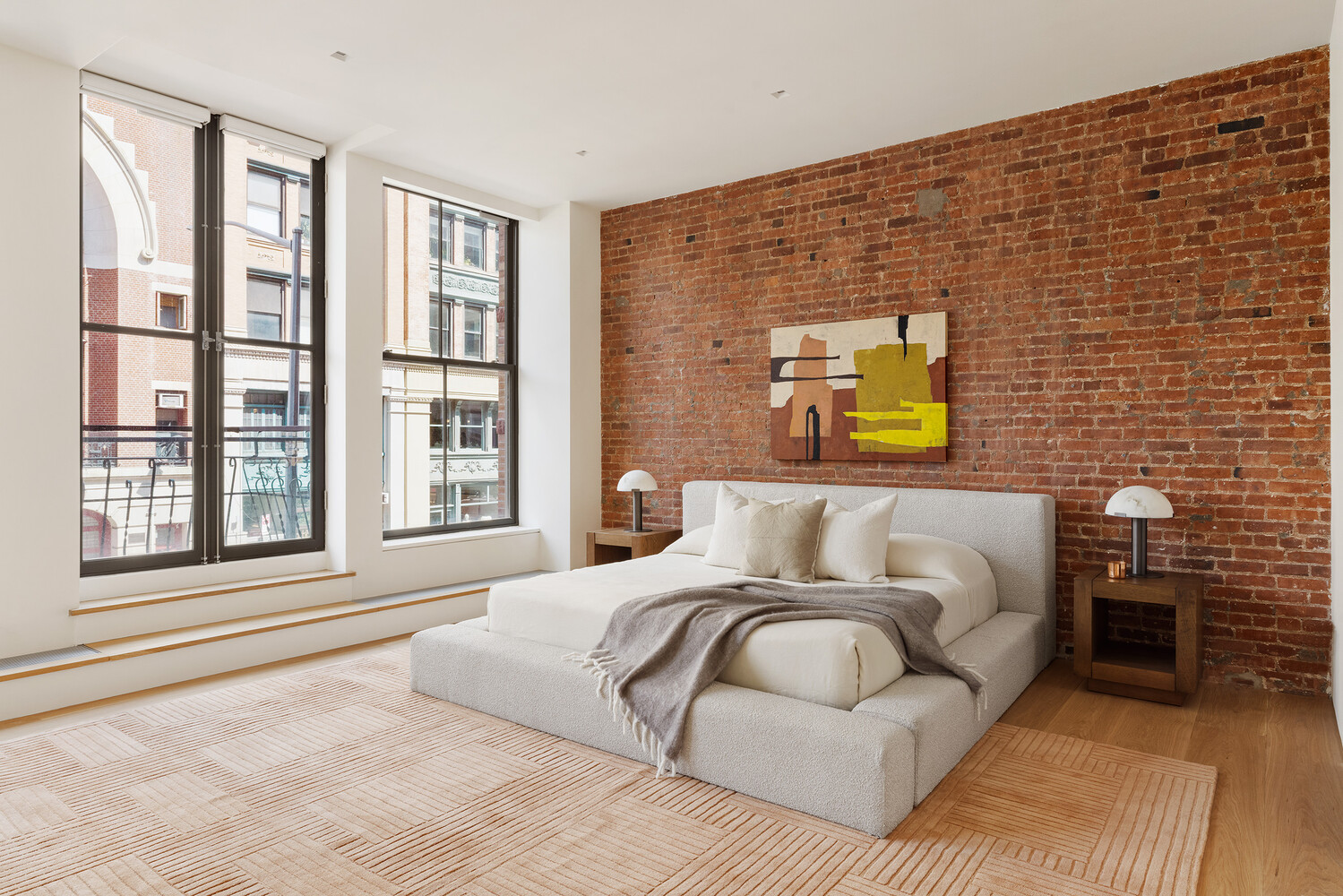 41 GREAT JONES Street MAISONETTE