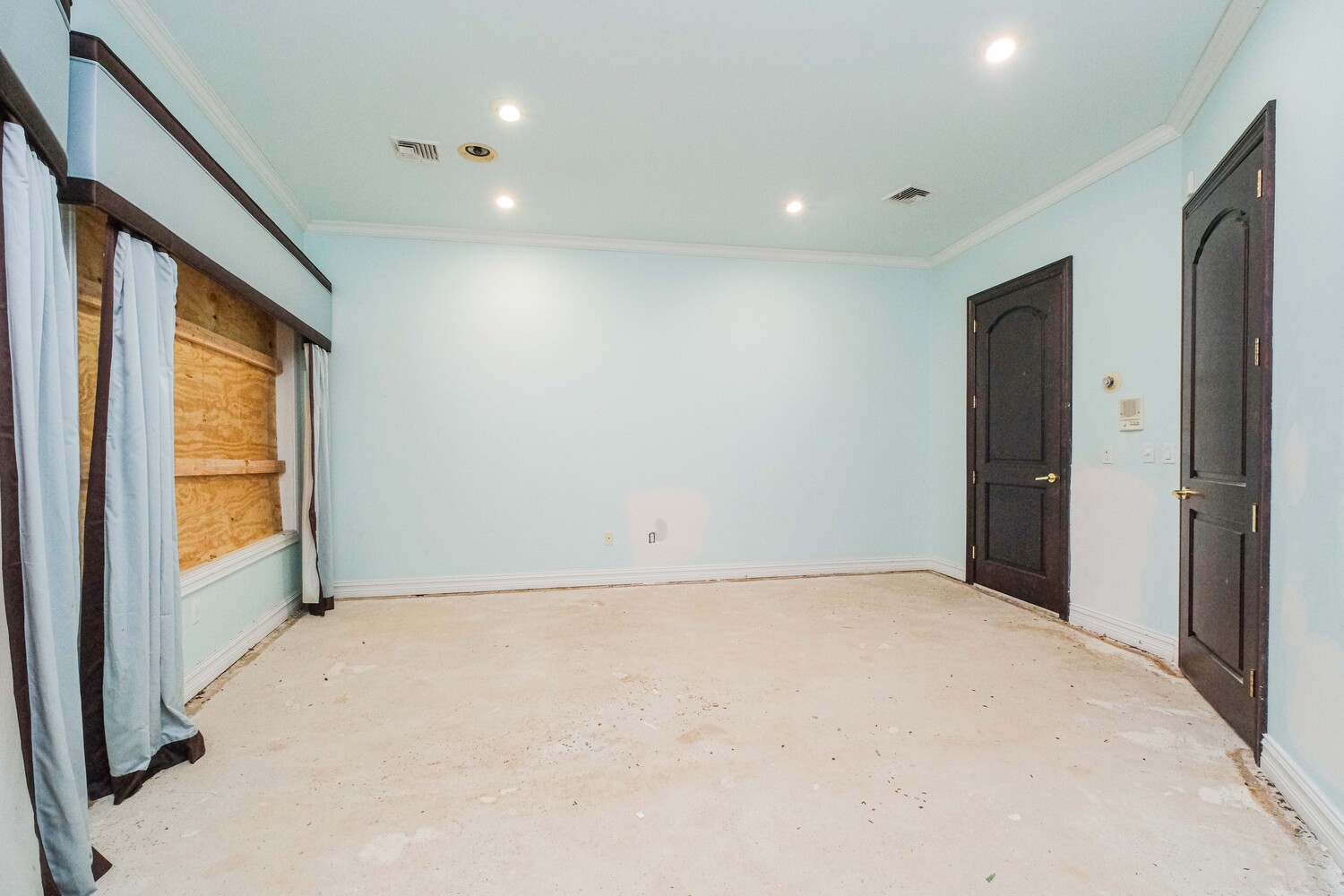 150 NICOLOSI Drive