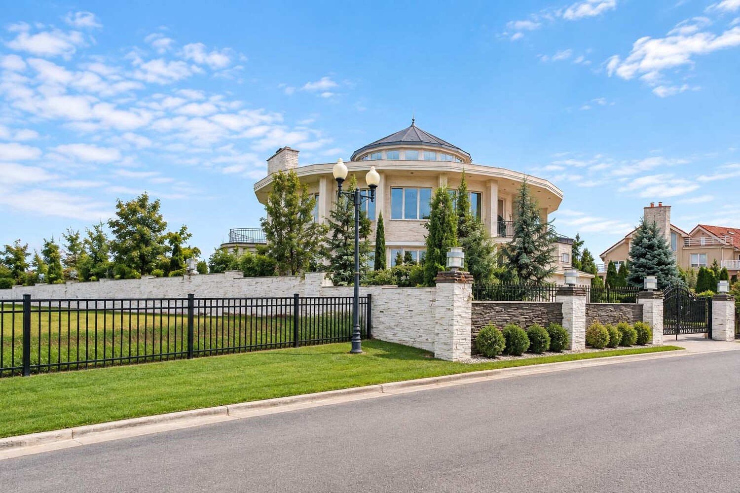 150 NICOLOSI Drive