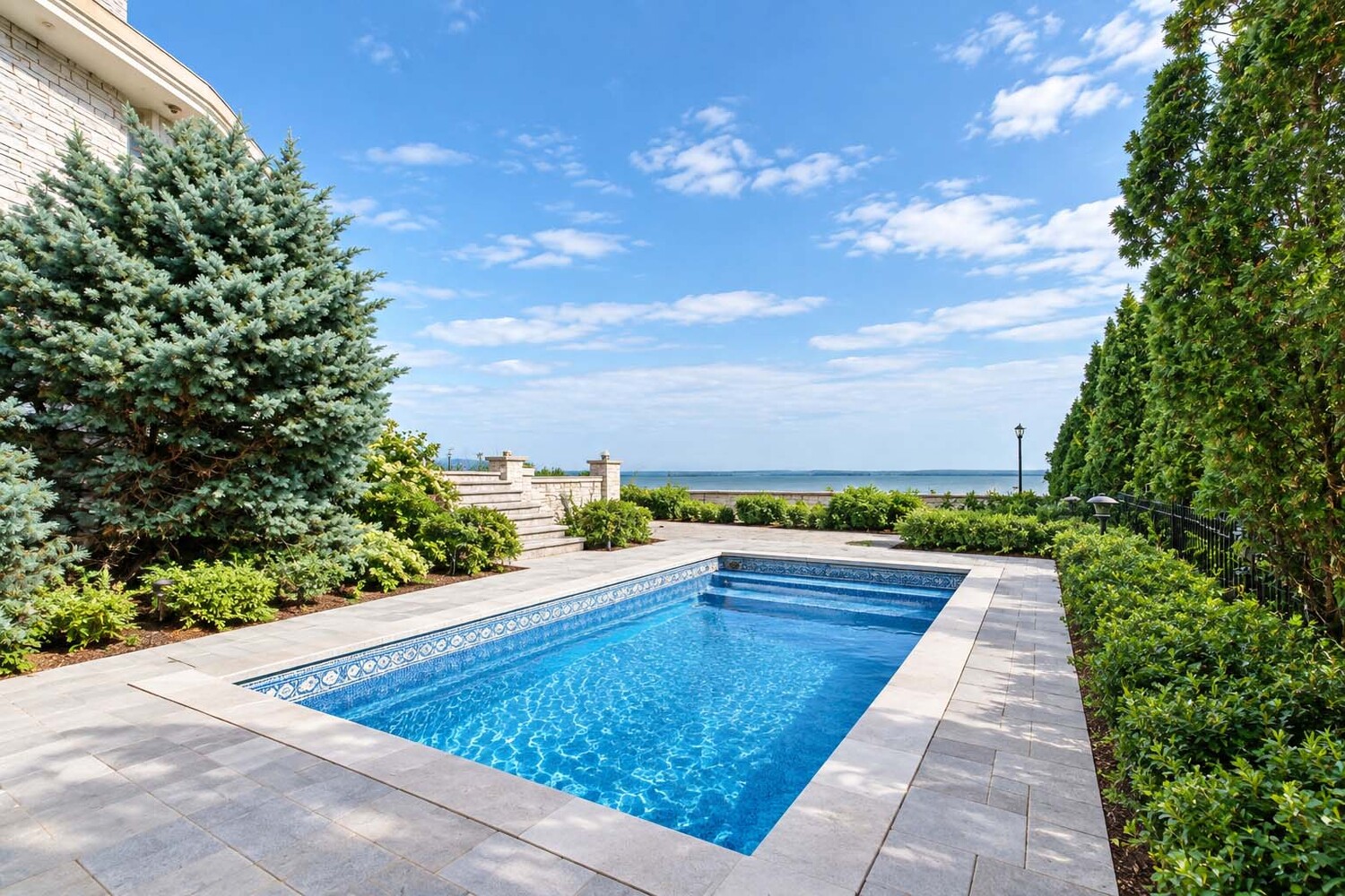 150 NICOLOSI Drive