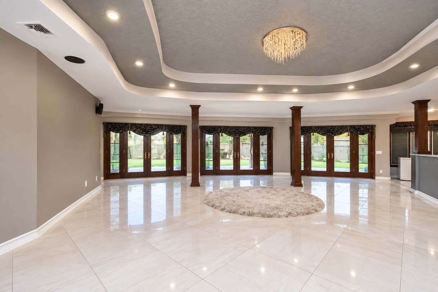 150 NICOLOSI Drive