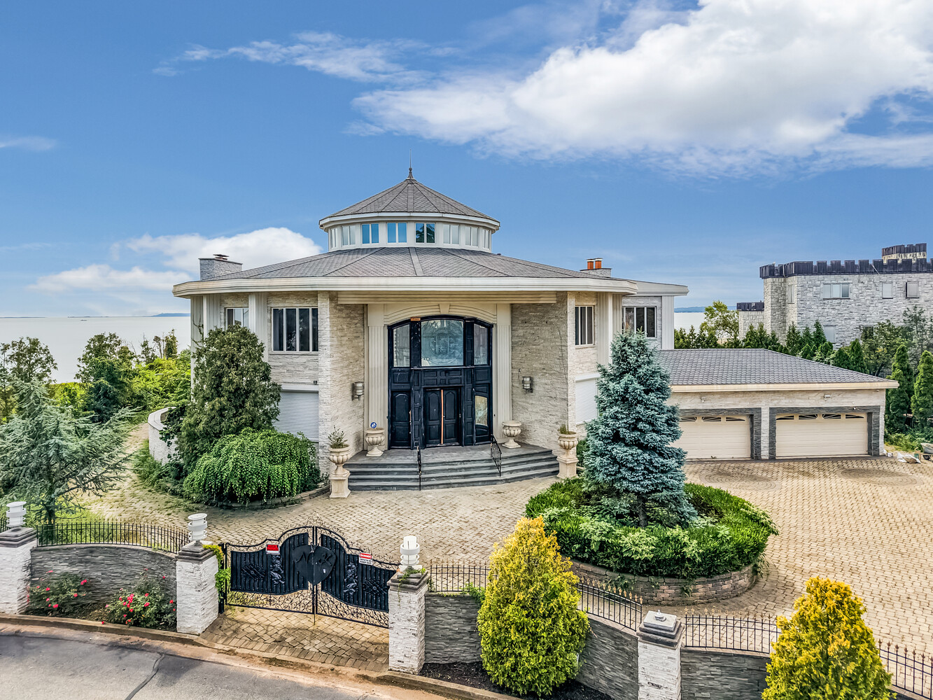 150 NICOLOSI Drive