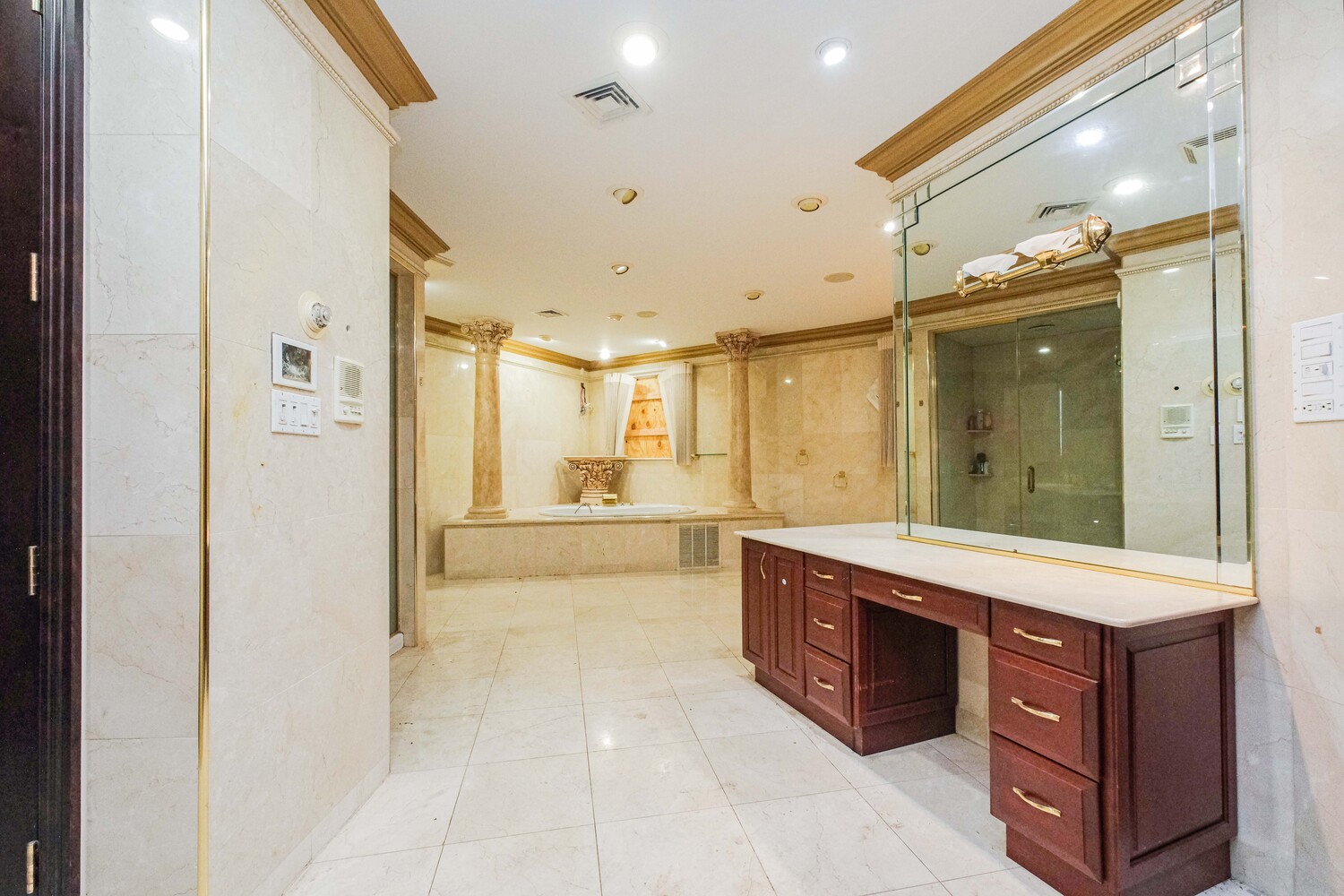 150 NICOLOSI Drive