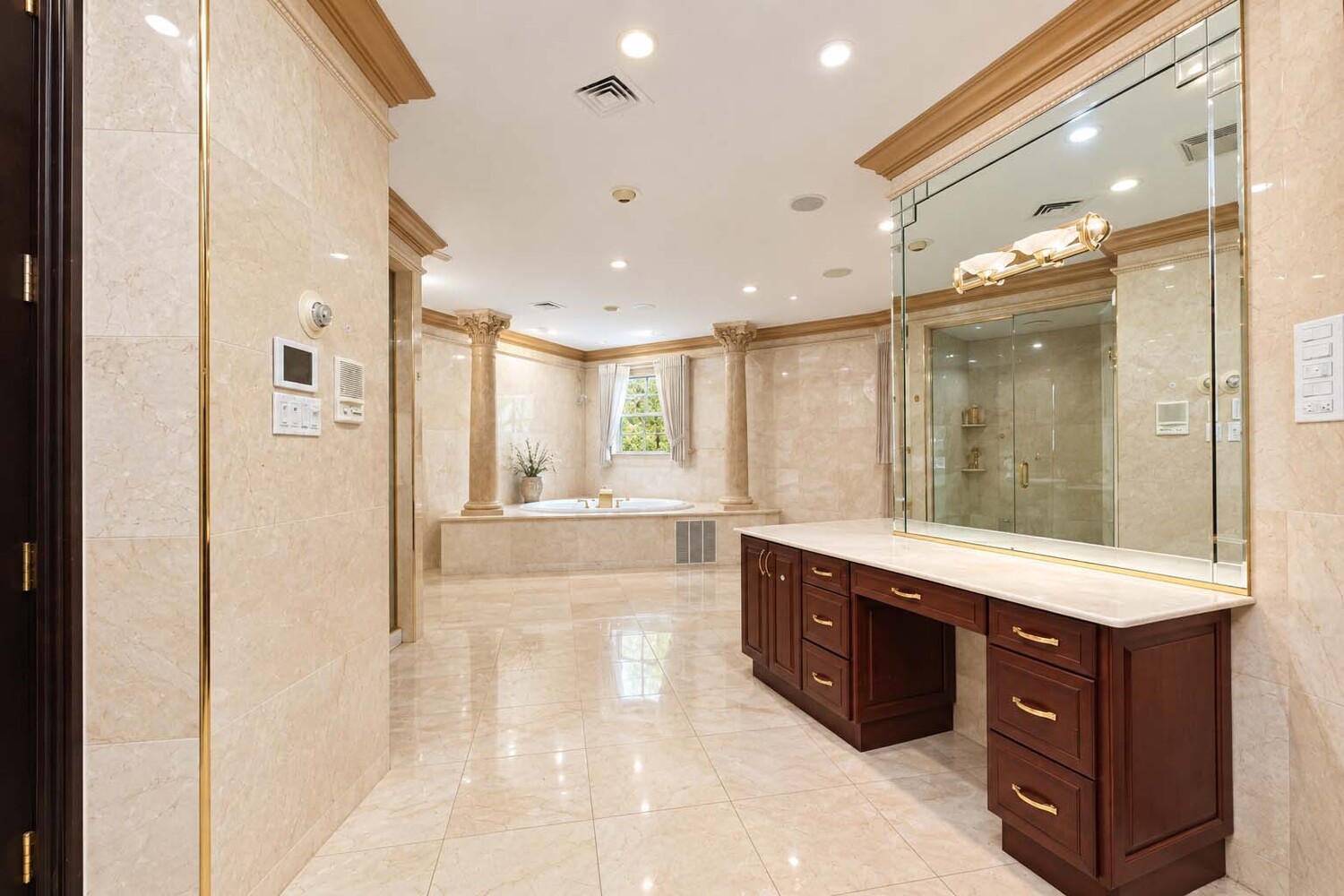 150 NICOLOSI Drive