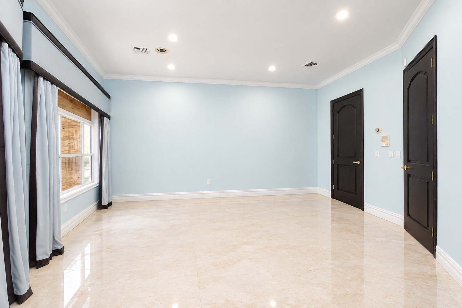 150 NICOLOSI Drive